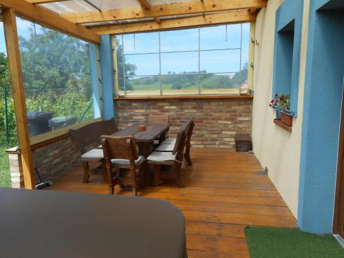 Erkély/terasz, Pod Věží (Pod Vezi) in Zajeci Erkély/terasz, Pod Věží (Pod Vezi) in Zajeci