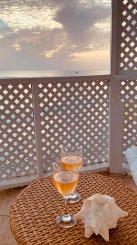 Terraza/balcón, Purple Rain - Direct Seaviews, 2 Bedroom, 2 Bathroom, 3 Terrace Beachfront Bliss in Little Battaleys Terraza/balcón, Purple Rain - Direct Seaviews, 2 Bedroom, 2 Bathroom, 3 Terrace Beachfront Bliss in Little Battaleys