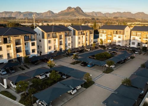 La Belle Etoile, Somerset West