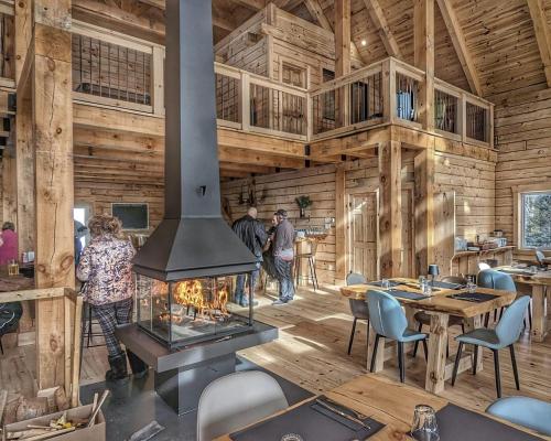 مطعم, Auberge Boréale de Charlevoix (Auberge Boreale de Charlevoix) in Petit-Saguenay (QC) مطعم, Auberge Boréale de Charlevoix (Auberge Boreale de Charlevoix) in Petit-Saguenay (QC)