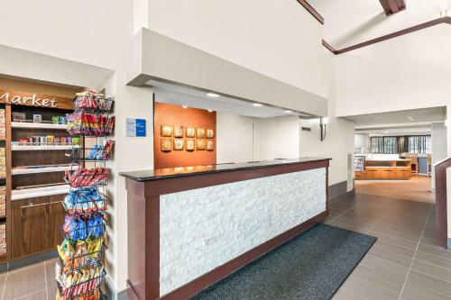 ردهة, بست وسترن وست تاون سويتس (Best Western West Towne Suites) in وسط مدينة ماديسون ردهة, بست وسترن وست تاون سويتس (Best Western West Towne Suites) in وسط مدينة ماديسون