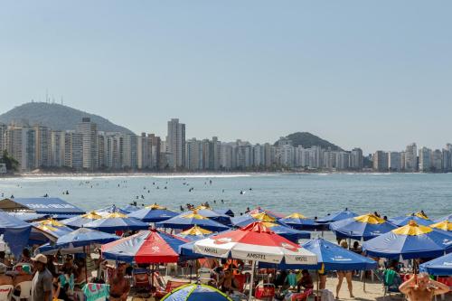 Apto - predio de frente para praia - Asturias - Guaruja - 2 vagas garagem - WI-FI e Ar Condicionado in 阿斯圖里亞斯 Apto - predio de frente para praia - Asturias - Guaruja - 2 vagas garagem - WI-FI e Ar Condicionado in 阿斯圖里亞斯