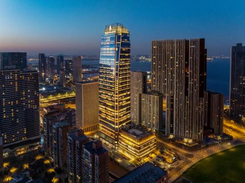 Four Seasons Hotel Dalian in Distrik Bisnis Donggang Four Seasons Hotel Dalian in Distrik Bisnis Donggang