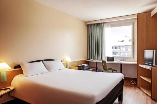 This photo about Ibis Barcelona Molins de Rei shared on HyHotel.com