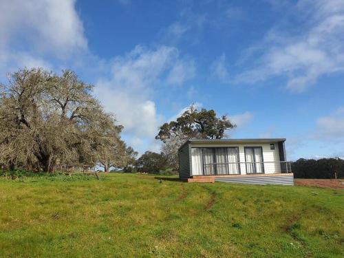 入口, Private Chalet for couples Frankland River Chalet Retreat in 科杰納普 入口, Private Chalet for couples Frankland River Chalet Retreat in 科杰納普