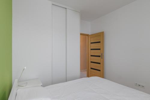 Konstruktorska 9A by NYX Apart