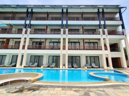 Pool, Lake View Resort in Pokhara Pool, Lake View Resort in Pokhara