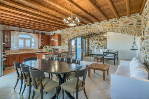 NikoRamaVilla in ตูร์ลอส NikoRamaVilla in ตูร์ลอส