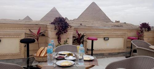 Зовнішній вигляд готелю, Moses Pyramids Inn in Гіза Зовнішній вигляд готелю, Moses Pyramids Inn in Гіза