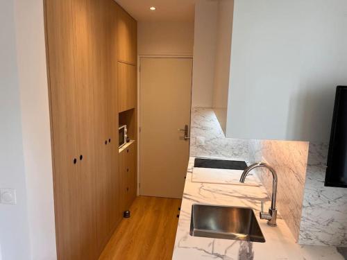 Κουζίνα, Studio Melun Peaceful Area 5 min to Train Station in Μελούν Κουζίνα, Studio Melun Peaceful Area 5 min to Train Station in Μελούν