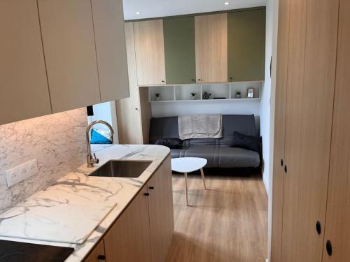 Studio Melun Peaceful Area 5 min to Train Station in Melun Studio Melun Peaceful Area 5 min to Train Station in Melun