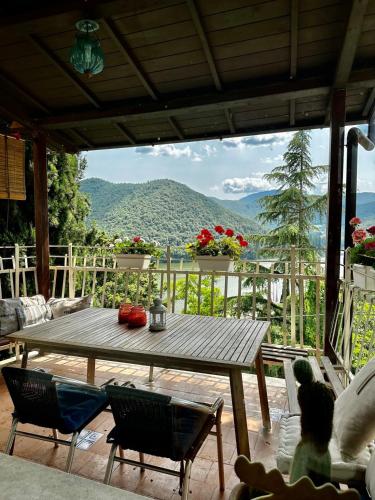 Balkong/terasse, Villa bianca in Terni Balkong/terasse, Villa bianca in Terni