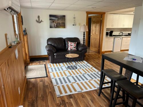 Fiddler's Lake Escape in Louisbourg (NS) Fiddler's Lake Escape in Louisbourg (NS)