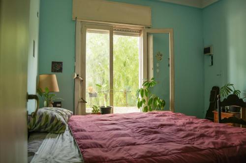 Habitación amplia en PH primer piso