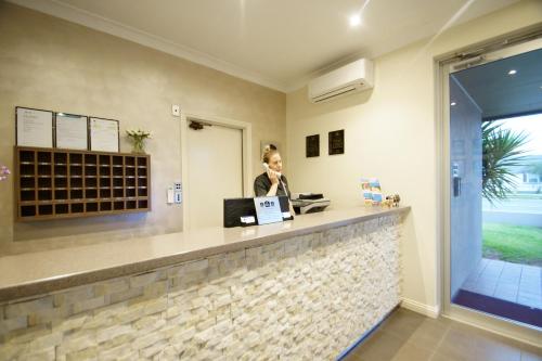 Hol, Wyndhamere Motel Shepperton in Shepparton Hol, Wyndhamere Motel Shepperton in Shepparton