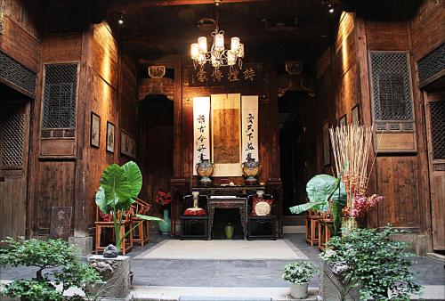 Hongcun Long Lane Inn