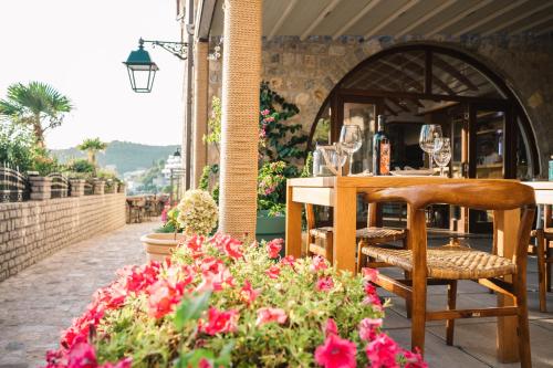 Hotel Pirate Old Town in Улцинь Hotel Pirate Old Town in Улцинь
