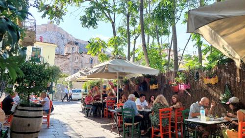 Magnificent apartment under the Acropolis - image 14