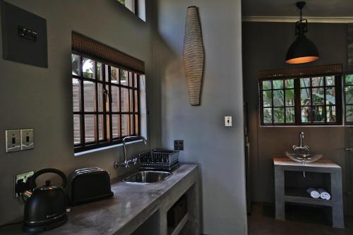 מטבח, Villa La Mercy Chalet No load shedding or water outages in לה-מרסי מטבח, Villa La Mercy Chalet No load shedding or water outages in לה-מרסי