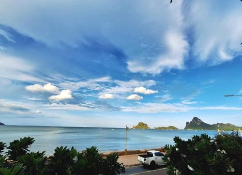 Friday's Guesthouse and Cafe in Prachuap Khiri Khan City Center Friday's Guesthouse and Cafe in Prachuap Khiri Khan City Center