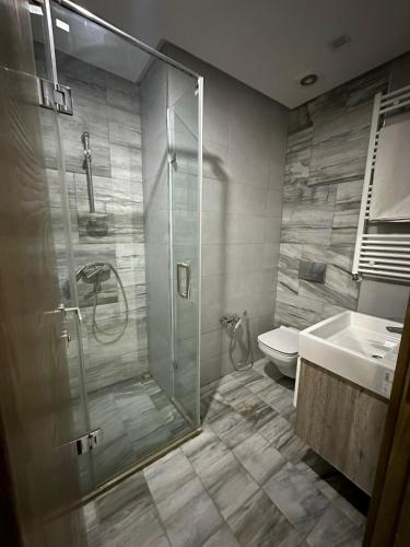 浴室, Glamorous Spacious 3BR at Jardin de Carthage Tunis in 賈爾丁斯德迦太基 浴室, Glamorous Spacious 3BR at Jardin de Carthage Tunis in 賈爾丁斯德迦太基