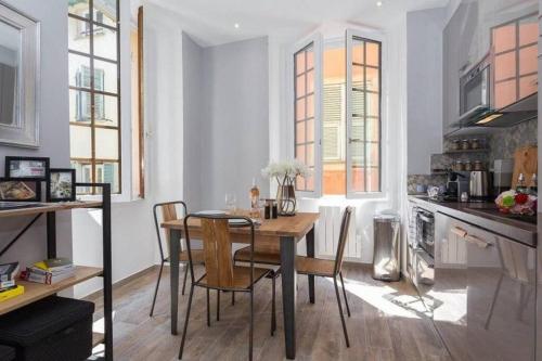 Apartment in Old Town - 2min beach, restaurant & bars