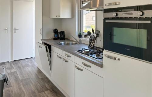 кухня, Vakantiepark De Zeeuwse Parel in Толен кухня, Vakantiepark De Zeeuwse Parel in Толен