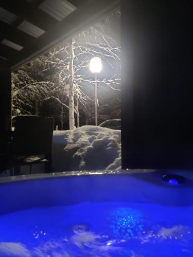 ジェットバス, Secret Lapland - Luxury Villa Vieda with Hot Tub in ピュハトゥントゥリ ジェットバス, Secret Lapland - Luxury Villa Vieda with Hot Tub in ピュハトゥントゥリ
