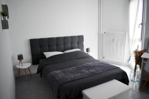 F2 spacieux, commodités et tram à 2 min à pied (F2 spacieux, commodites et tram a 2 min a pied) in Herouville-Saint-Clair F2 spacieux, commodités et tram à 2 min à pied (F2 spacieux, commodites et tram a 2 min a pied) in Herouville-Saint-Clair