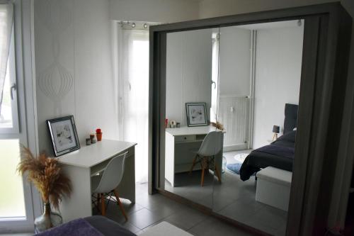 F2 spacieux, commodités et tram à 2 min à pied (F2 spacieux, commodites et tram a 2 min a pied) in Herouville-Saint-Clair F2 spacieux, commodités et tram à 2 min à pied (F2 spacieux, commodites et tram a 2 min a pied) in Herouville-Saint-Clair