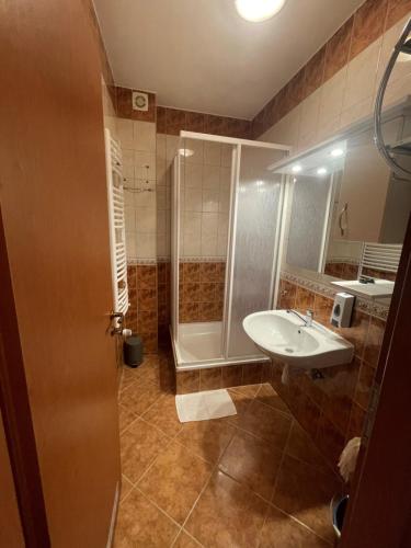 Termál Schmitz Apartmanok B5 (Termal Schmitz Apartmanok B5) in 豪伊杜索博斯洛 Termál Schmitz Apartmanok B5 (Termal Schmitz Apartmanok B5) in 豪伊杜索博斯洛