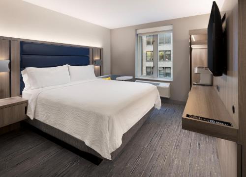 Holiday Inn Express NYC Chelsea - NoMad Area in Chelsea Holiday Inn Express NYC Chelsea - NoMad Area in Chelsea