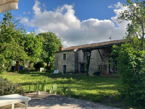 La maison au frêne (La maison au frene) in Lalbenque La maison au frêne (La maison au frene) in Lalbenque