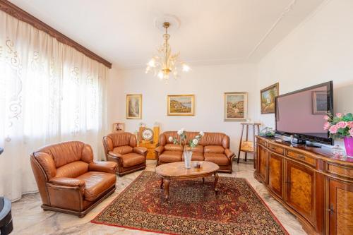 sala de TV, BED & BREAKFAST DA GIACY in Ponzano Veneto sala de TV, BED & BREAKFAST DA GIACY in Ponzano Veneto