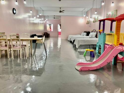 1-10pax Kid Friendly Family Friends SoonChoon Ipoh near Sam Poh Tong Cave Temple 1-10pax Kid Friendly Family Friends SoonChoon Ipoh near Sam Poh Tong Cave Temple