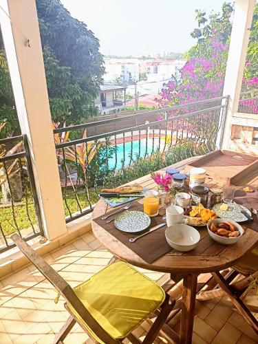 Exterior view, La Canopee Enchantee, chambres d'hotes, piscine, proche aeroport, Gare maritime in Les Abymes Exterior view, La Canopee Enchantee, chambres d'hotes, piscine, proche aeroport, Gare maritime in Les Abymes