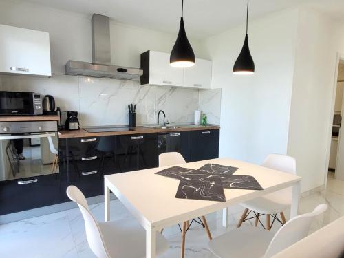 кухня, Apartments Carla in Омішаль кухня, Apartments Carla in Омішаль