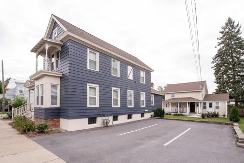 The Lincoln Loft by Saratoga Stays in Saratoga Springs (New York) The Lincoln Loft by Saratoga Stays in Saratoga Springs (New York)