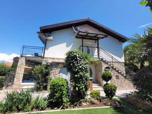 Сад, Apartments Carla in Омішаль Сад, Apartments Carla in Омішаль