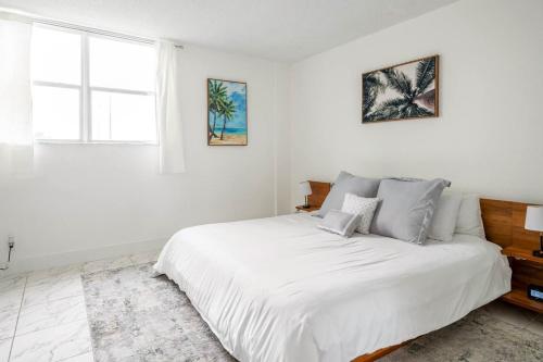 Beachfront, Pools, Patio, King Bd Villa- Hollywood FL