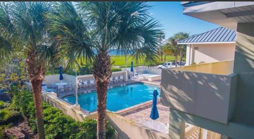 Perfect getaway with pool, hot tub and world class views in Ruskin (FL) Perfect getaway with pool, hot tub and world class views in Ruskin (FL)