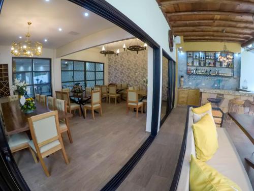 Restaurant, Dos Lunas Aparthotel in Amambay Restaurant, Dos Lunas Aparthotel in Amambay