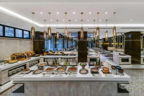 Restaurant, Radisson Blu Beke Hotel, Budapest in Budapest Restaurant, Radisson Blu Beke Hotel, Budapest in Budapest