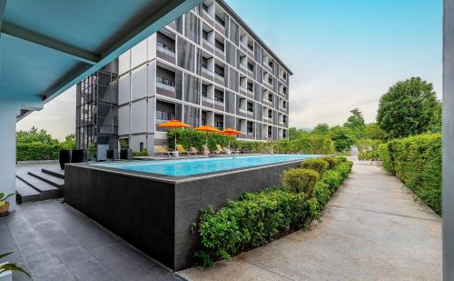 สระว่ายน้ำ, โมจิ ดอนเมือง แอร์พอร์ต โฮเทล - แบงค็อก (Moji Don Mueang Airport Hotel - Bangkok) in สนามบินนานาชาติดอนเมือง สระว่ายน้ำ, โมจิ ดอนเมือง แอร์พอร์ต โฮเทล - แบงค็อก (Moji Don Mueang Airport Hotel - Bangkok) in สนามบินนานาชาติดอนเมือง