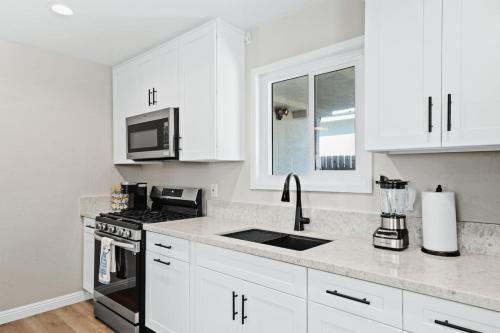 Spacious Suite - Minutes to Everything in Linda Vista Spacious Suite - Minutes to Everything in Linda Vista