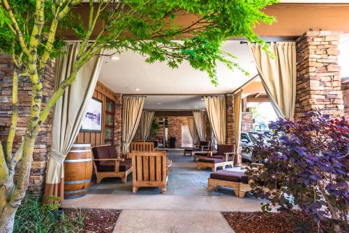 The Lodge at Tiburon in Marin County The Lodge at Tiburon in Marin County