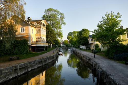 Landet, Designer Cabins in the Swedish Archipelago in Trosa Landet, Designer Cabins in the Swedish Archipelago in Trosa