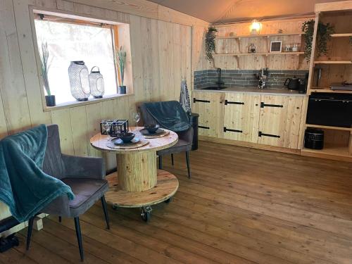 Veluwse Safari Lodge tent in เอสโชเทอร์ เฟลด์ Veluwse Safari Lodge tent in เอสโชเทอร์ เฟลด์