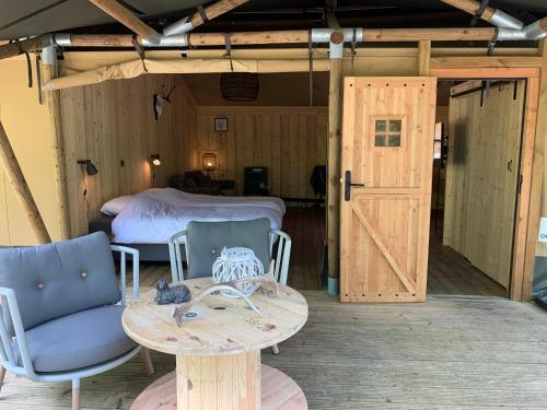 Veluwse Safari Lodge tent in เอสโชเทอร์ เฟลด์ Veluwse Safari Lodge tent in เอสโชเทอร์ เฟลด์