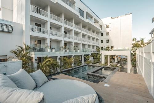 Swimming pool, Fort George Hotel & Spa in Belize City Swimming pool, Fort George Hotel & Spa in Belize City